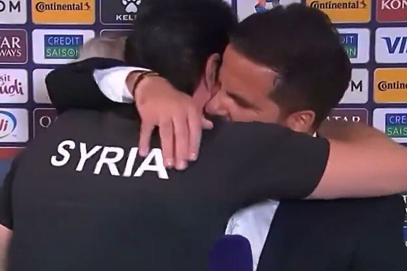 Sirijski novinar i prevoditelj plakali nakon plasmana u nokaut fazu AFC Cupa (Foto: Screenshot)
