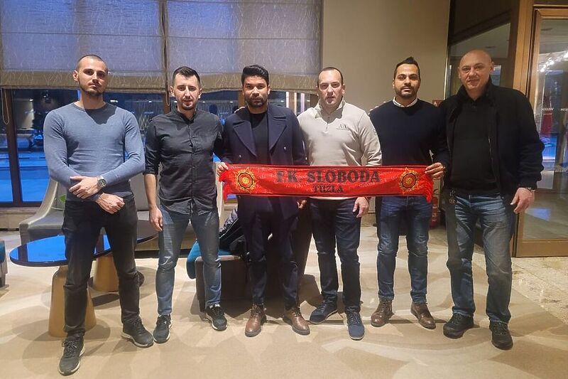 Eduardo Da Silva s predstavnicima Slobode (Foto: FK Sloboda)