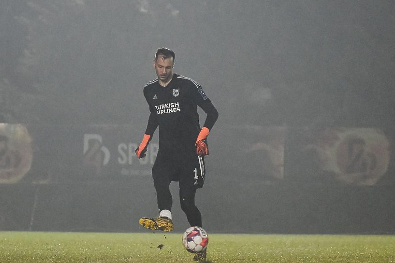 Makedonski golman branio je protiv Ruha (Foto: FK Sarajevo)