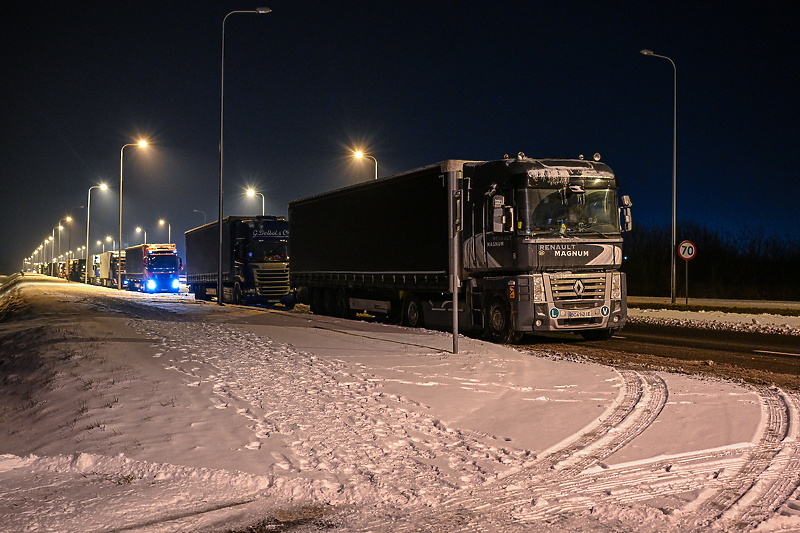 Poljski vozači onemogućili kretanje kamiona na tri glavna granična prijelaza s Ukrajinom (Foto: EPA-EFE)