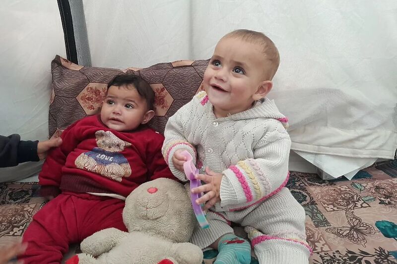 Djeca siročad Hoor (lijevo) i Kanan (desno) u kampu za raseljene u Rafi/ Foto: CNN