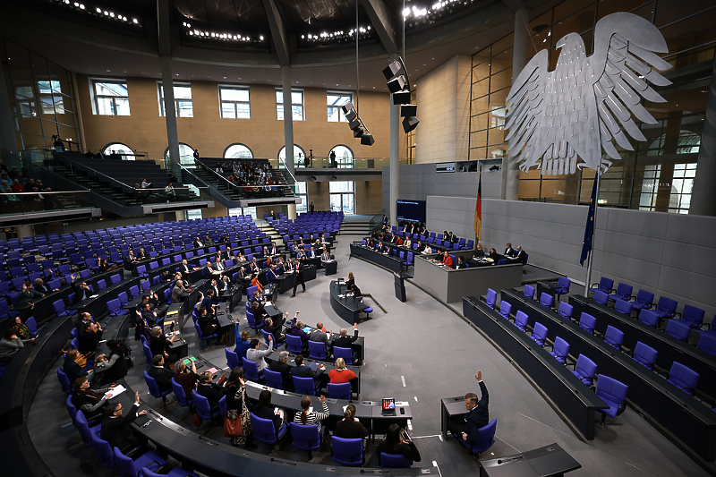 Poslanici glasaju tokom sjednice njemačkog parlamenta