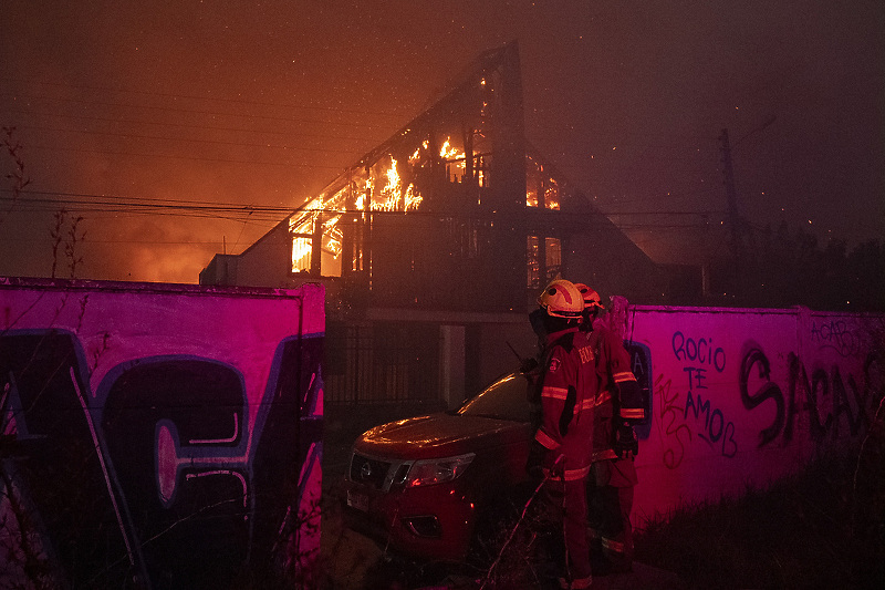 Vatrogasci rade na gašenju požara (Foto: EPA-EFE)
