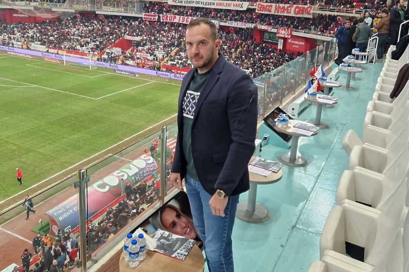 Zeljković na tribinama stadiona u Antaliji (Foto: Instagram)