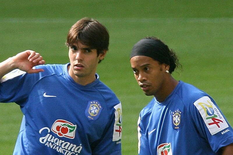 Kaka i Ronaldinho predvode Brazil (Foto: Twitter)