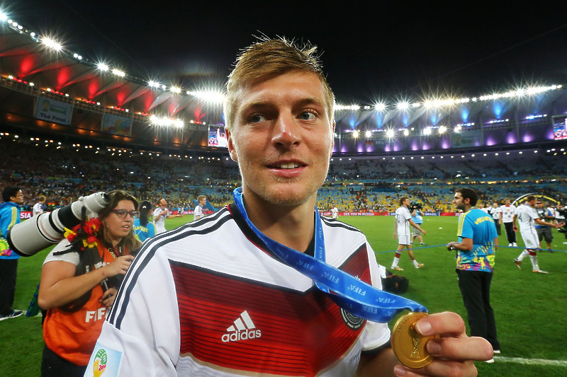 Kroos u dresu Njemačke sa zlatnom medaljom na Mundijalu u Brazilu 2014. godine (Foto: Twitter)