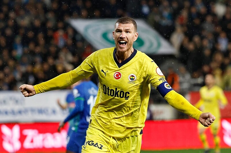 Džeko želi daleko sa svojim timom (Foto: Fenerbahče SK)