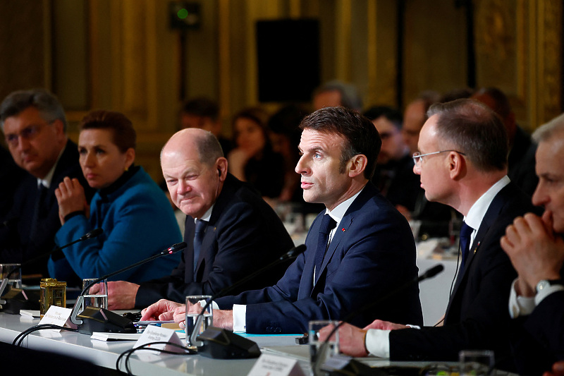 Francuski predsjednik Emmanuel Macron drži govor na otvaranju konferencije podrške Ukrajini (Foto: EPA-EFE)