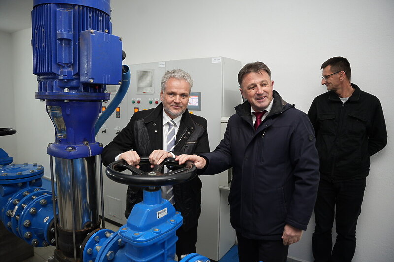 Sattler i Dervišagić pustili u rad novi vodovodni sistem Gradačca (Foto: Delegacija EU u BiH)