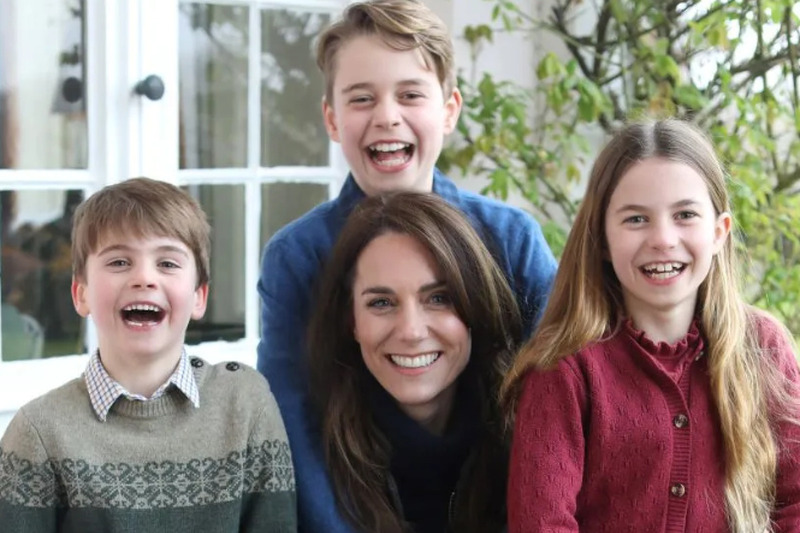 Kate Middleton s djecom (Foto: Instagram)