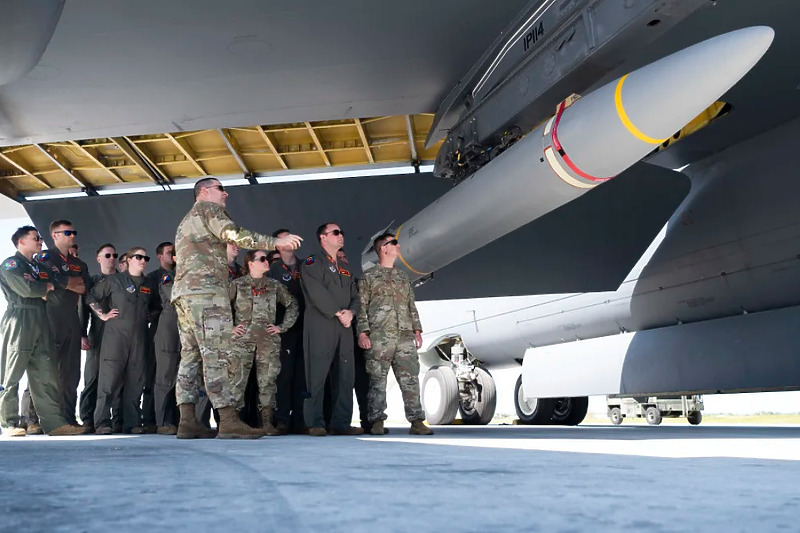 Upoznavanje sa hipersoničnom raketom (Foto: Pedro Tenorio/Andersen Air Force Base)