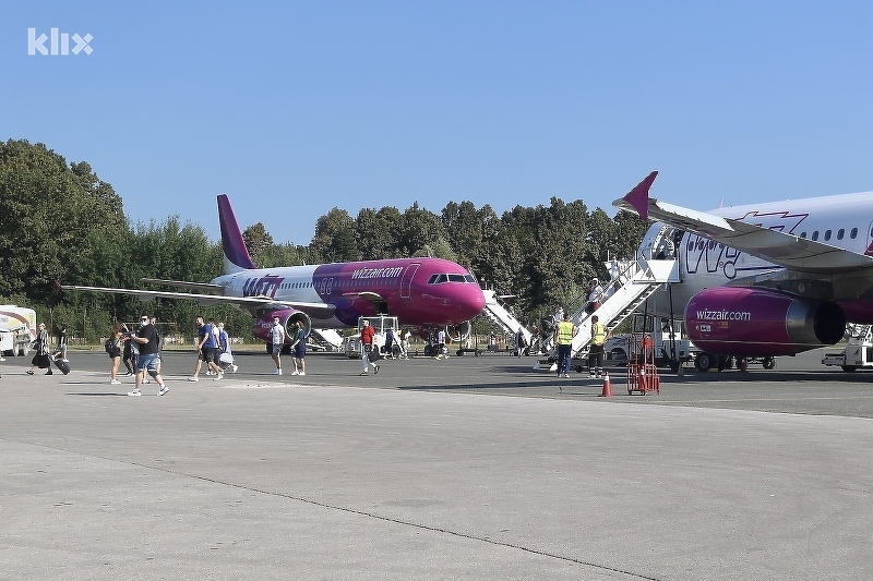 Wizz Air je u Tuzli imao bazirana dva aviona (Foto: A. K./Klix.ba)
