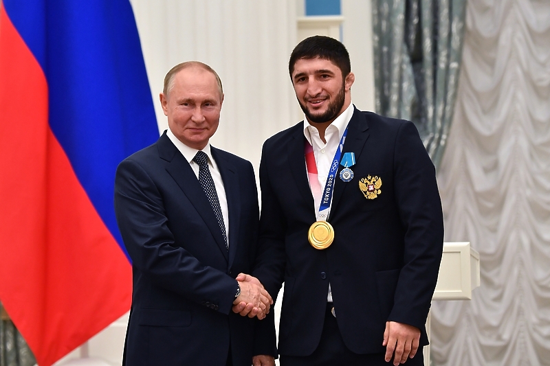 Vladimir Putin i Abdulrašid Sadulaev (Foto: EPA-EFE)