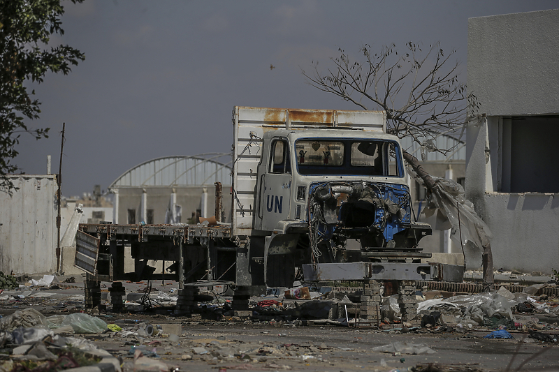 Uništeni kamion UNRWA-e u Khan Younisu (Foto: EPA-EFE)