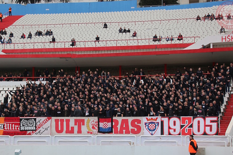 Ultrasi na stadionu Pod Bijelim brijegom (Foto: Ultras-Zrinjski Mostar /Facebook)