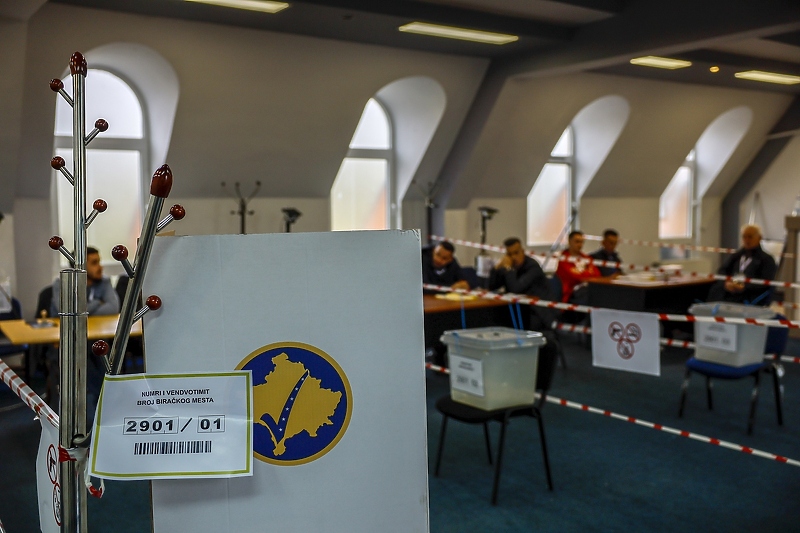 Jedno od biračkih mjesta na sjeveru Kosova (Foto: EPA-EFE)