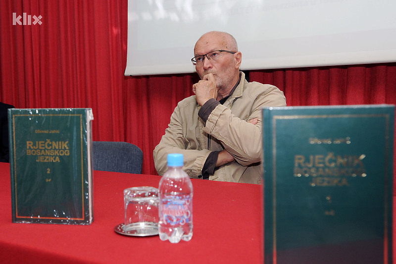 Dežvad Jahić na promociji svoje knjige Rječnik bosanskog jezika, 2015. godina (Foto: Arhiv/Klix.ba)