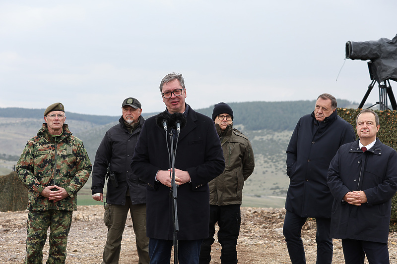 Dodik s Vučićem prisustvovao vježbi vojske Srbije (Foto: Ministarstvo odbrane Srbije)