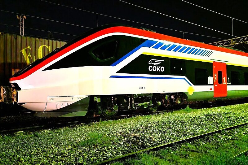 Voz Soko, kineske proizvodnje, prilikom isporuke (Screenshot: You Tube HZCAR-Croatia/trains)