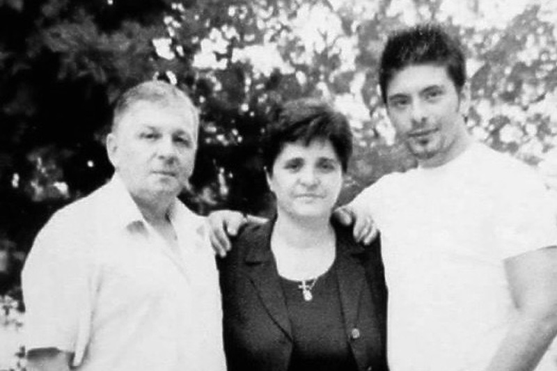 Nikola Proeski sa suprugom Dominikom i sinom Tošetom (Foto: Facebook)