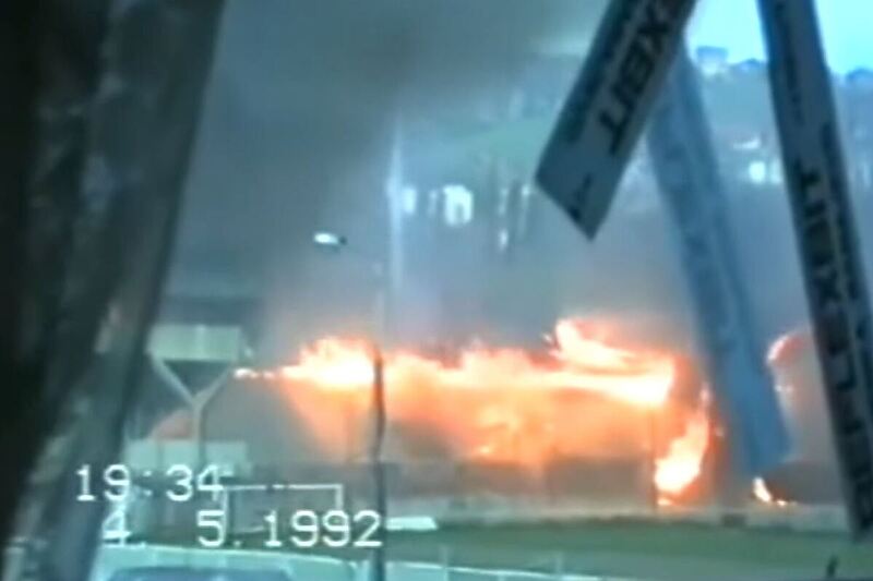 Stadion Grbavica u plamenu (Foto: Screenshot)