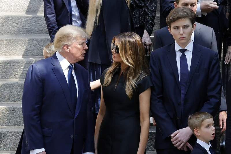 Donald, Melania i Barron Trump (Foto: EPA-EFE)