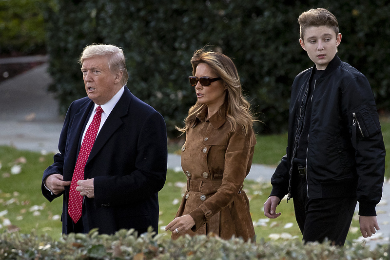 Donald, Melania i Barron Trump (Foto: EPA-EFE)