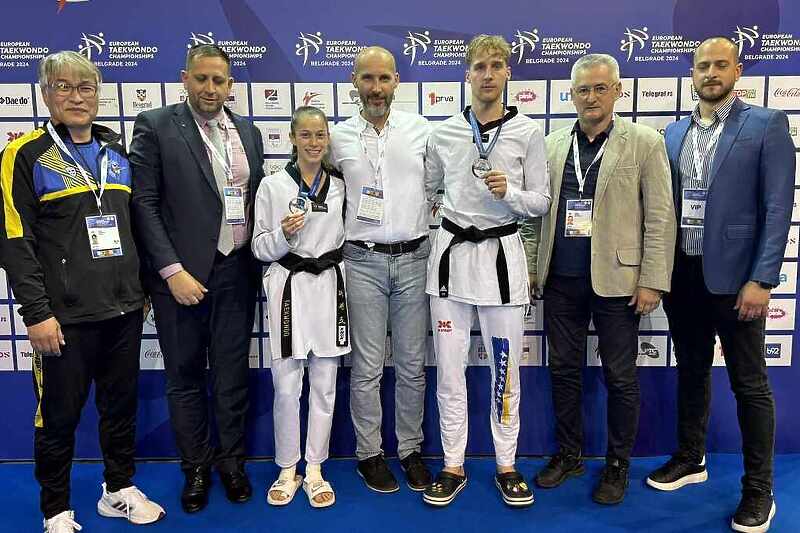 Džejla Makaš i Nedžad Husić uz pratnju s medaljama