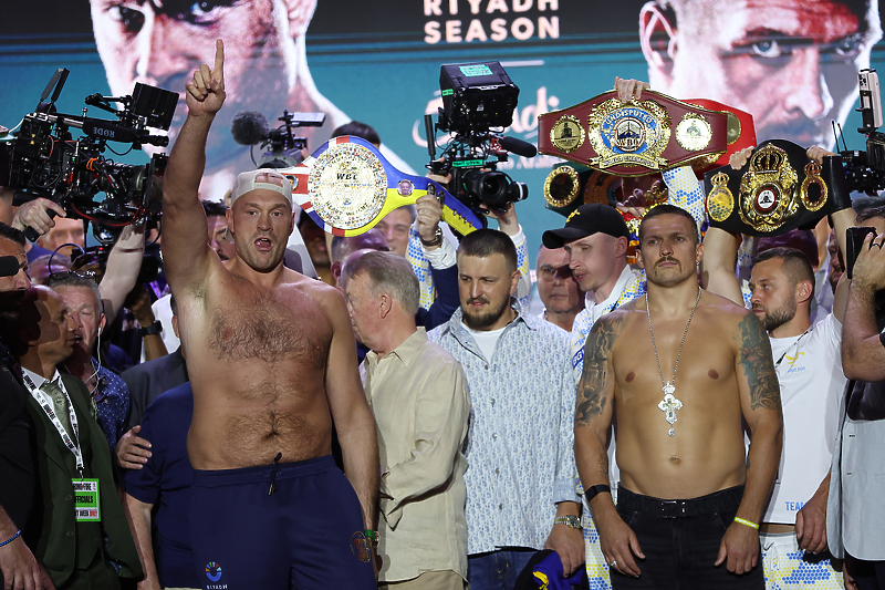 Tyson Fury i Oleksandr Usik (Foto: EPA-EFE)