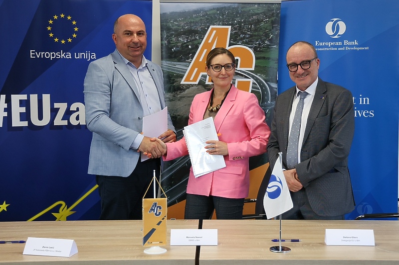 Denis Lasić (AC FBiH), Manuela Naessl (EBRD) i Stefano Ellero (Delegacija EU u BiH) (Foto: I. L./Klix.ba)