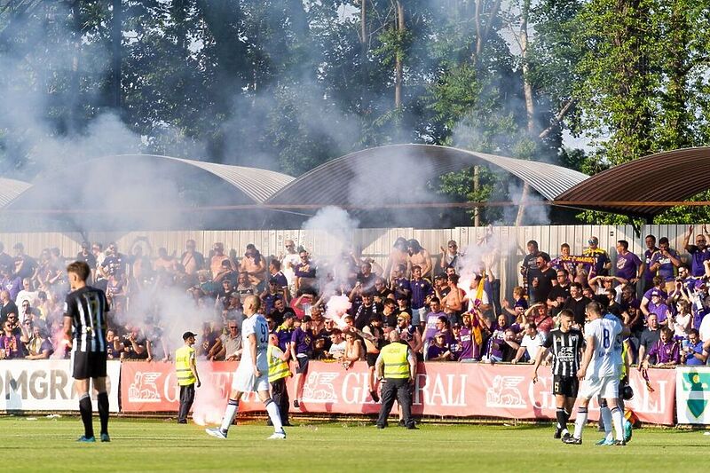 Neredi na utakmici Mura - Maribor (Foto: Luka Kotnik)