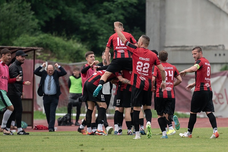 Slavlje ekipe iz Tuzle (Foto: FK Sloboda)