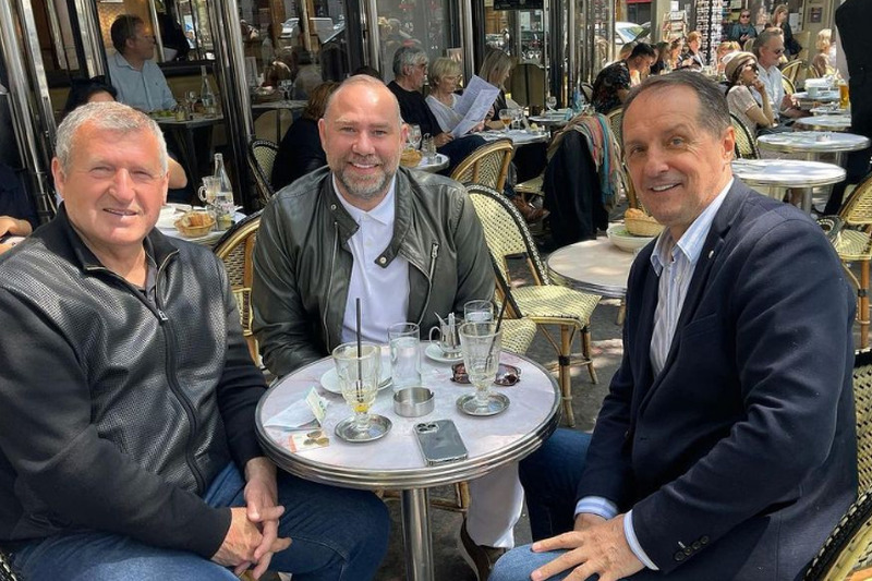 Safet Sušić, Ismir Mirvić i Faruk Hadžibegić na kafi (Foto: Instagram)