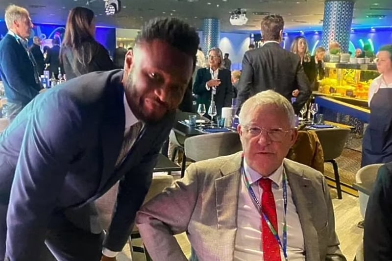 Obi Mikel i Ferguson na Wembleyju (Foto: Twitter)