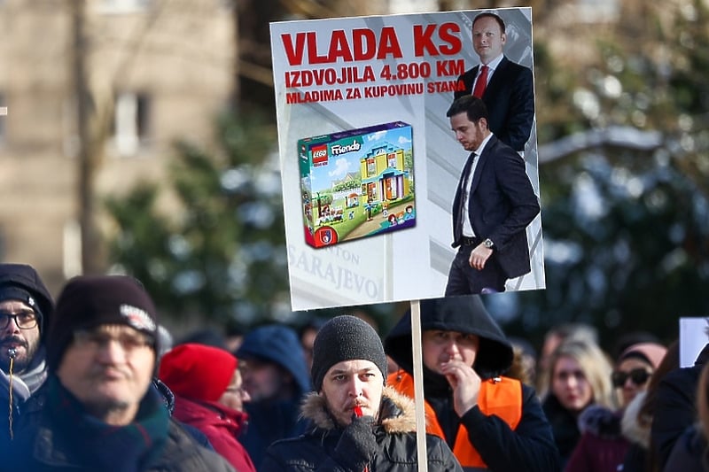 Mladi su održali proteste 11. januara tražeći povećan iznos subvencije (Foto: I. L./Klix.ba)