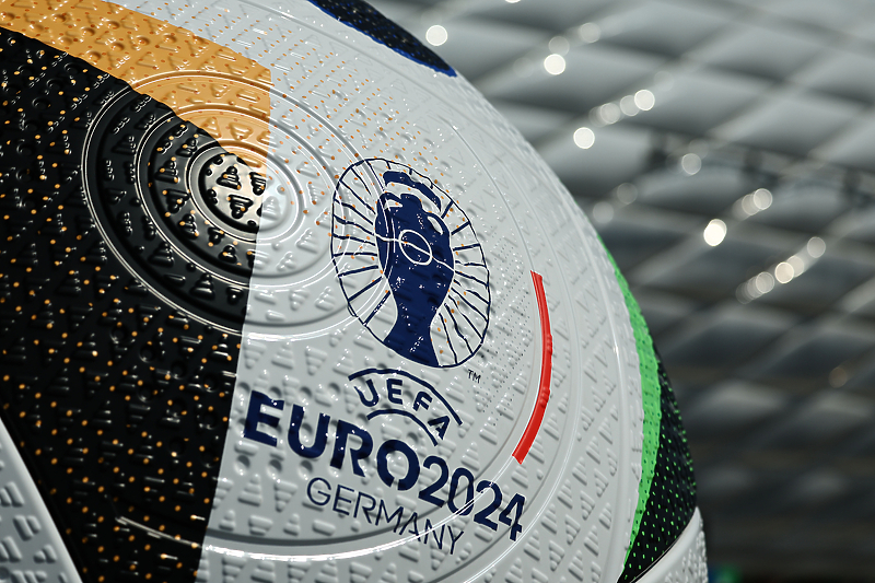 Službena lopta Evropskog prvenstva (Foto: EPA-EFE)