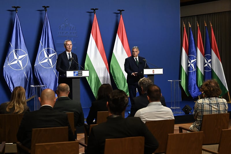 Jens Stoltenberg i Viktor Orban (Foto: EPA-EFE)