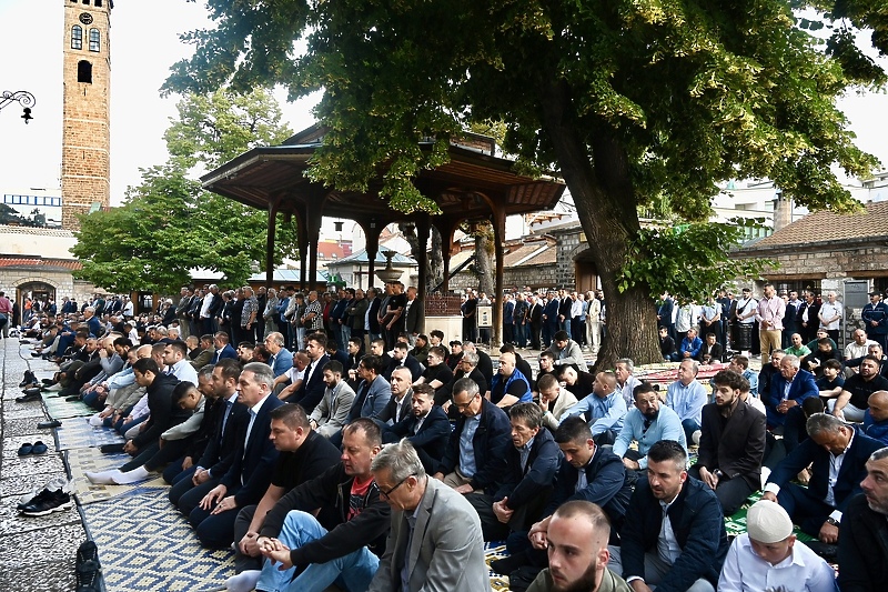 Bajram-namaz Gazi Husrev-begovoj džamiji u Sarajevu (Foto: T. S./Klix.ba)