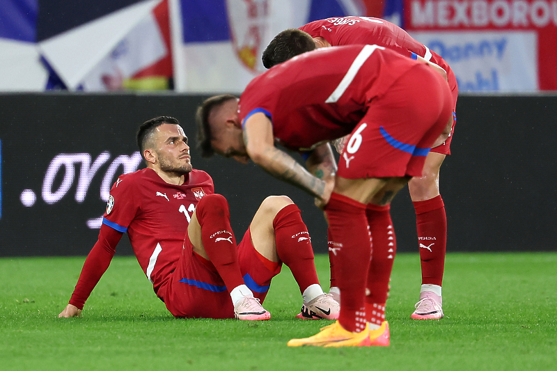 Filip Kostić nakon povrede (Foto: EPA-EFE)