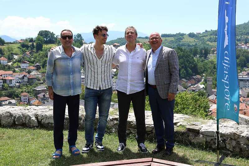 Hari Varešanović, Adi Šoše, Enes Begović i načelnik općine Travnik Kenan Dautović (Foto: Press)