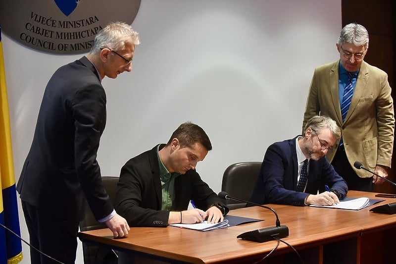Potpisivanje ugovora za digitalizaciju javnog servisa (Foto: T. S./Klix.ba)