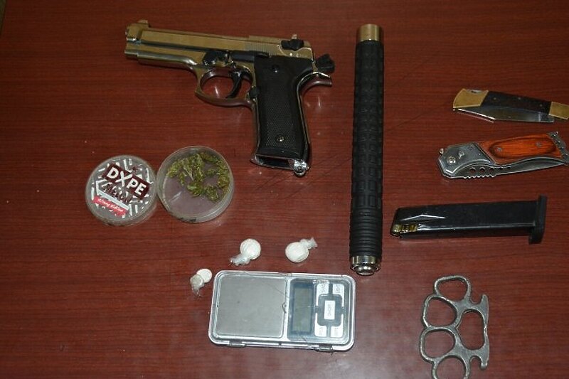 Oduzeta droga i oružje (Foto: PU Doboj)