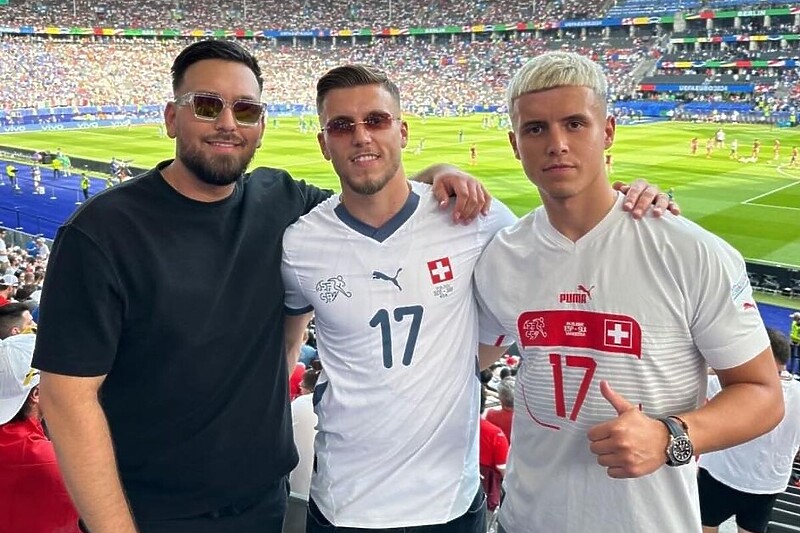 Demirović u Vargasovom dresu (Foto: Instagram)