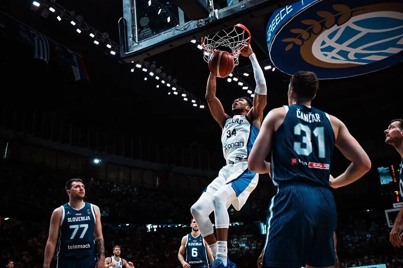 Giannis Antetokounmpo i Luka Dončić (Foto FIBA)