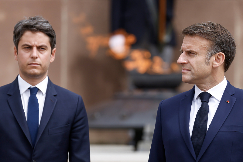 Gabriel Attal i Emmanuel Macron (Foto: EPA-EFE)