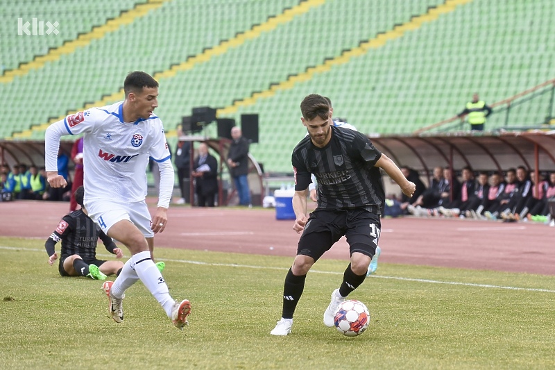 Kuprešak u duelu s Hasićem na proljetos odigranoj utakmici (Foto: T. S./Klix.ba)