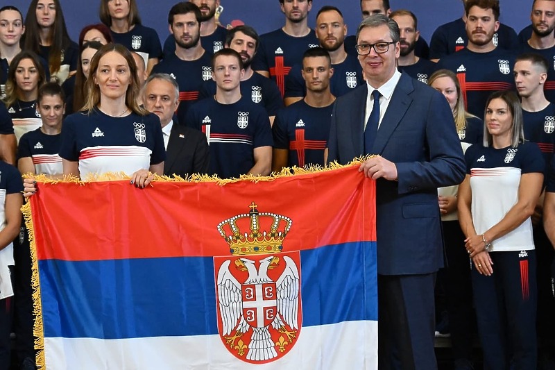 Vučić na ispraćaju srbijanskih sportista u Pariz (Foto: Facebook)