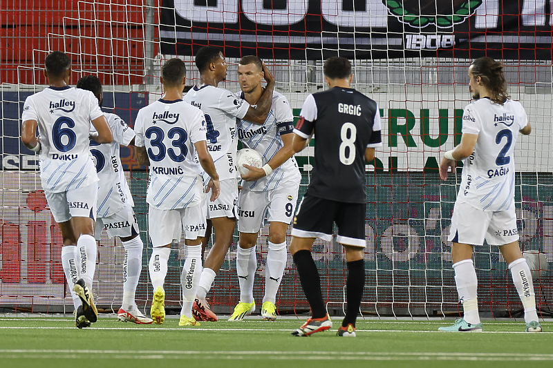 Dijamant je pokazao da je još uvijek nedodirljiv u Fenerbahčeu (Foto: EPA-EFE)