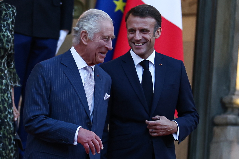 Kralj Charles III i Emmanuel Macron (Foto: EPA-EFE)