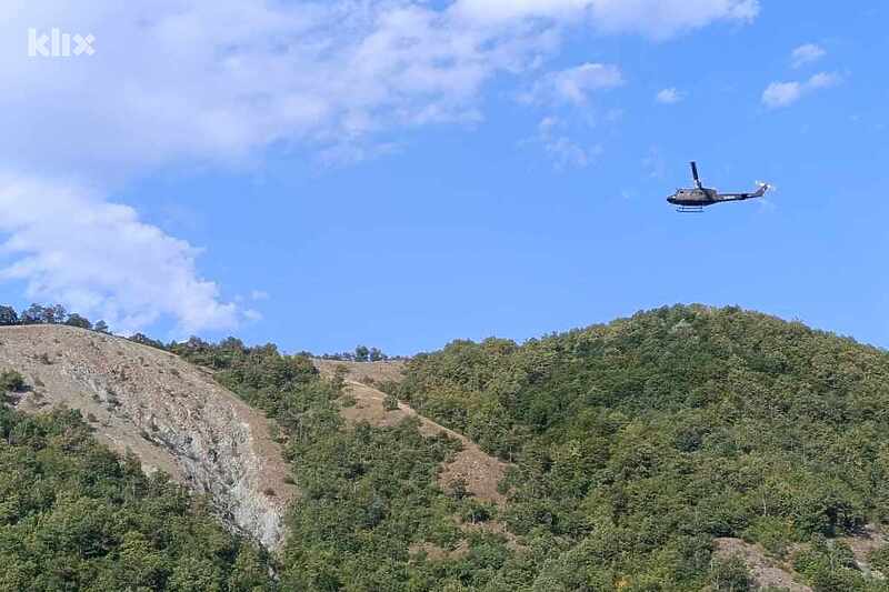 Dolazak helikoptera u Žepče (Foto: E. M./Klix.ba)